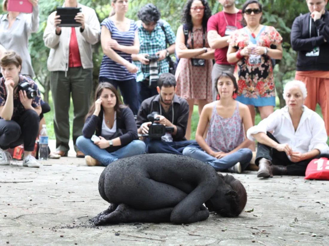 DR Régina José Galindo / Fran Pllitt